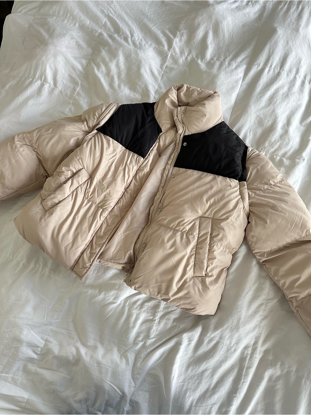 Beige & Black Puffer Jacket - Women's Short Winter Coat Just Fab size large NWT